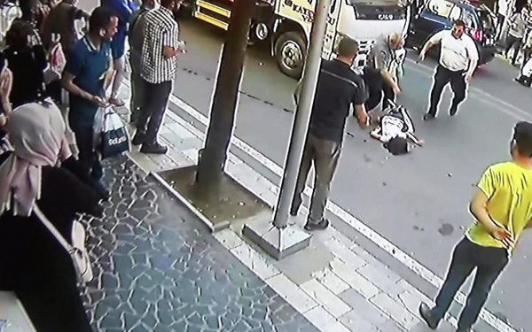Düzce'de annesinin elini bırakan küçük kıza vinç çarptı - Sayfa 2