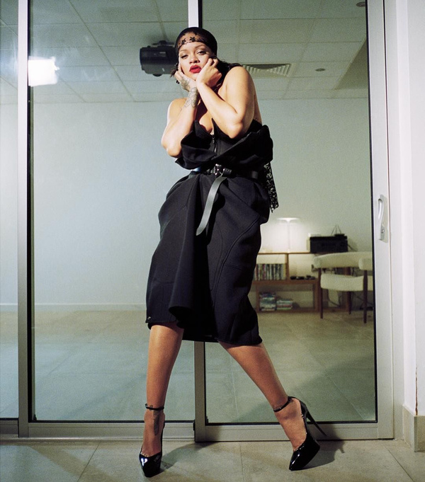 Rihanna Suudi sevgilisiyle büyük aşk yaşıyor! Hamile mi? - Sayfa 4