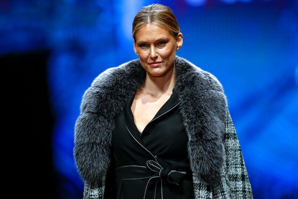 Antalya'da podyuma çıkan İsrailli model Bar Refaeli Türk gazetecilere konuştu - Sayfa 1