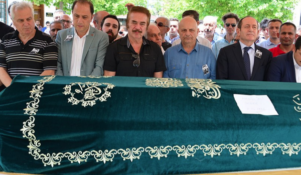 Neşe Karaböcek'i yıkan ölüm cenazede Orhan Gencebay ve Müjdat Gezen teselli etti - Sayfa 2