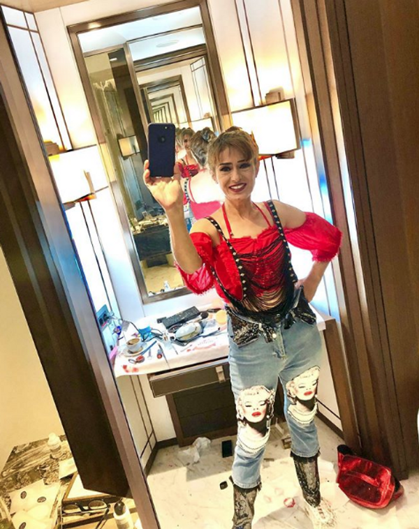 Ünlü modacı giyim tarzlarını eleştirdi! Serenay Sarıkaya'yı övdü Yıldız Tilbe'yi yerden yere vurdu - Sayfa 3