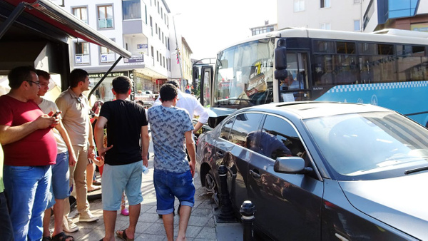 İstanbul Tuzla’da feci kaza 10 yaralı - Sayfa 1