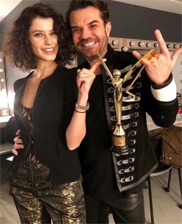 Beren Saat 'Asla sevmeyin' diyerek paylaştı! Kenan Doğulu'ya olay gönderme - Sayfa 1