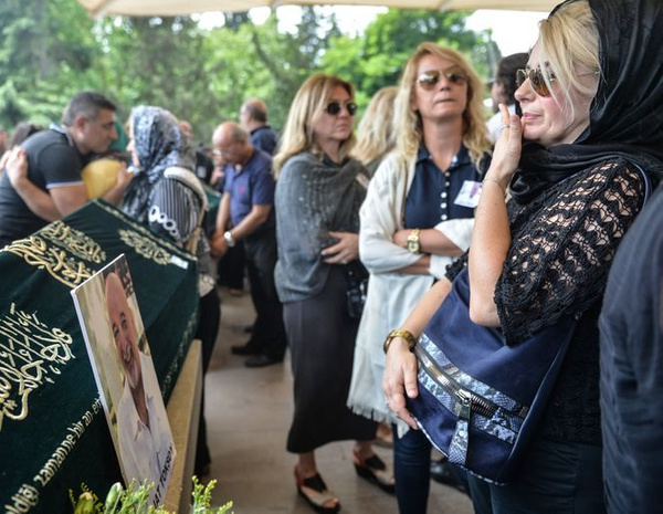 Ünlü müzisyen Nejat Toksoy son yolculuğa uğurlandı - Sayfa 2