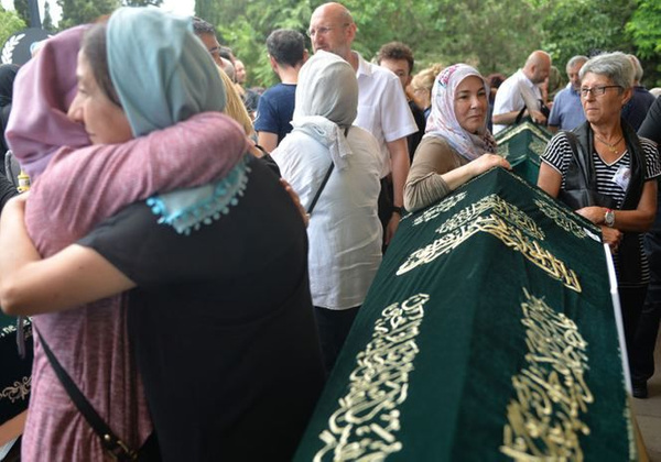 Ünlü müzisyen Nejat Toksoy son yolculuğa uğurlandı - Sayfa 3