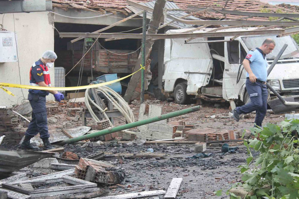 Balıkesir'de buhar kazanı patladı 1 yaralı - Sayfa 1