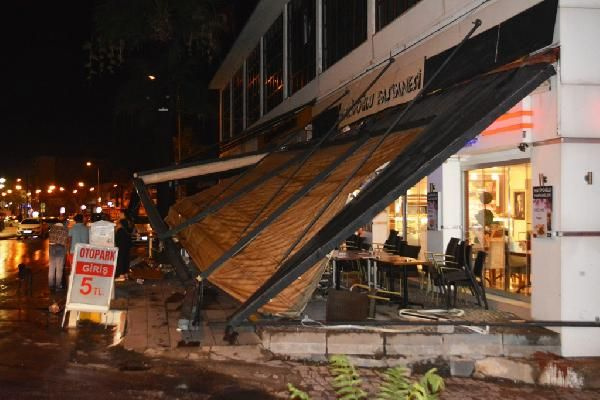 Kuzey Ege sahillerini fırtına vurdu hayat felç oldu - Sayfa 1