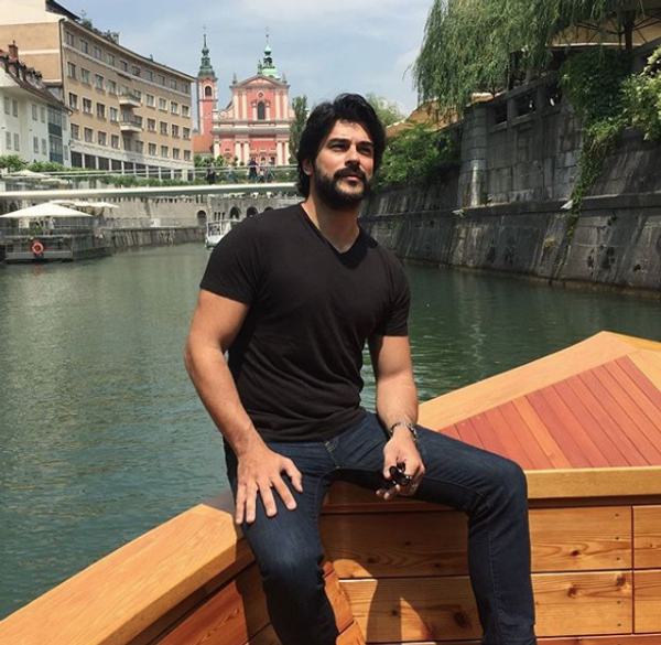 Burak Özçivit Diriliş Osman'a sıkı hazırlanıyor! Haftanın beş günü sekiz saat zorlu eğitim - Sayfa 1