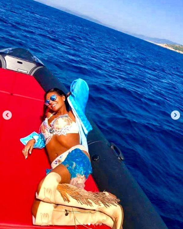 Süreyya Yalçın'ın bikini altı çizmeli plaj stiliyle olay oldu - Sayfa 4