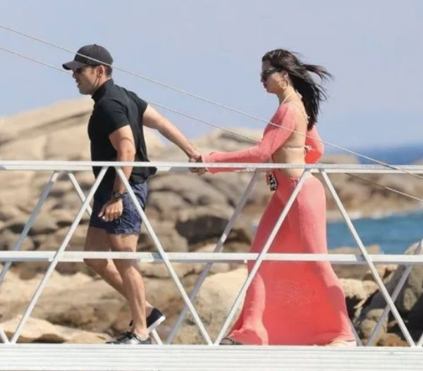 Adriana Lima'nın sevgilisi Emir Uyar'ın bıraktığı bahşiş olay oldu! Bakın ne kadar bahşiş bıraktı - Sayfa 1