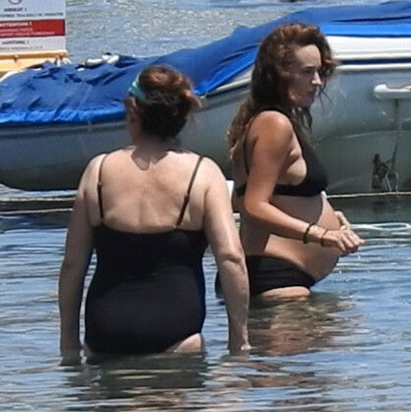 Deniz keyfi yapan Seda Bakan'ı kayınvalidesi uyardı! Havluyla önlem aldı - Sayfa 3