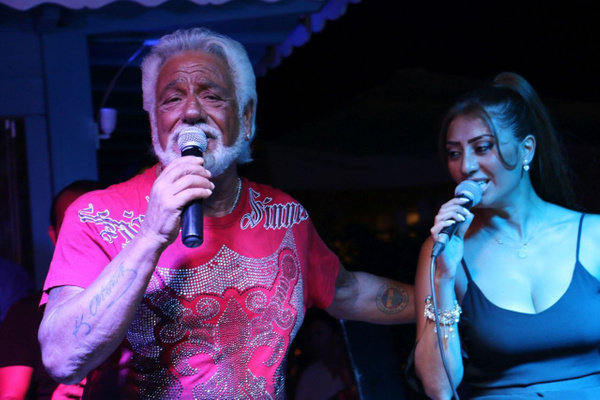 75’lik Fedon'un ben 40 yaşındayken neredeydiniz esprisi kahkahalara boğdu - Sayfa 3