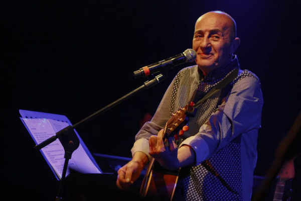 Tüm darbeleri gördüm diyen MFÖ grubunun gitaristinden ses getirecek 15 Temmuz açıklamaları - Sayfa 1