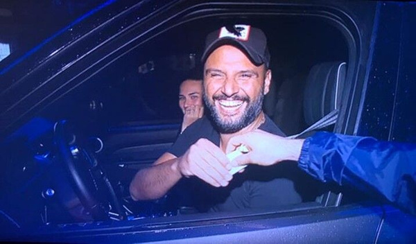 Alişan valeden para üstü beklerken espriyi patlattı! Murat Boz'a olay gönderme - Sayfa 2