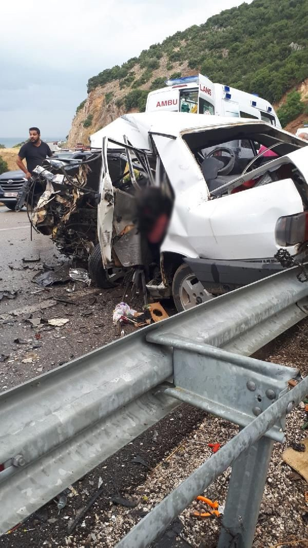 Isparta'da cip ile otomobil çarpıştı: 3 ölü, 1 yaralı - Sayfa 1