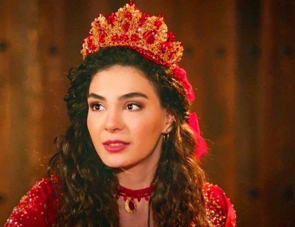 Sette Hercai'nin yıldızı Ebru Şahin krizi! Bir anda ortalık karıştı - Sayfa 1