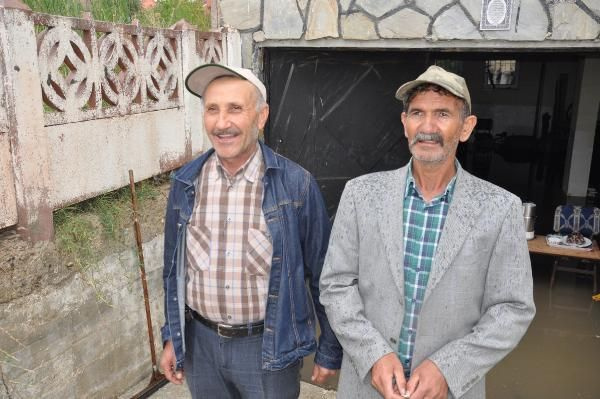 Afyonkarahisar'da sağanak hayatı olumsuz etkiledi - Sayfa 1