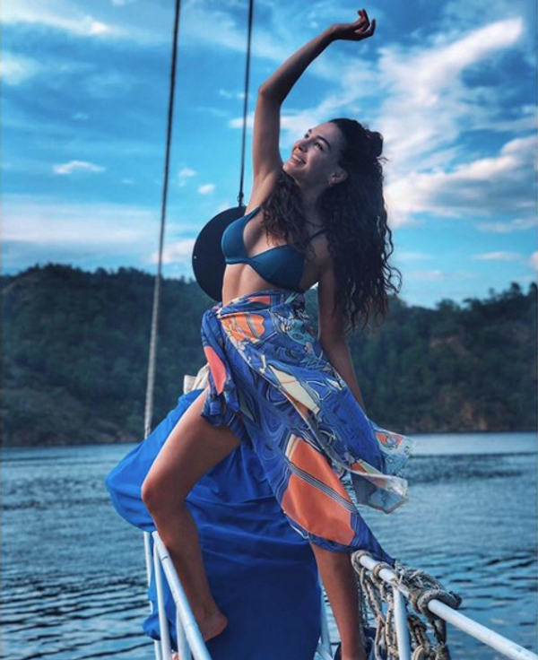 Sette Hercai'nin yıldızı Ebru Şahin krizi! Bir anda ortalık karıştı - Sayfa 8