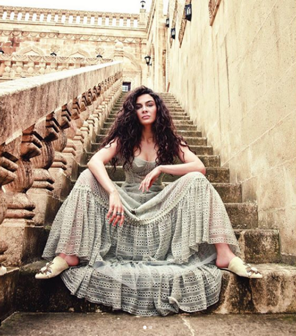 Sette Hercai'nin yıldızı Ebru Şahin krizi! Bir anda ortalık karıştı - Sayfa 12