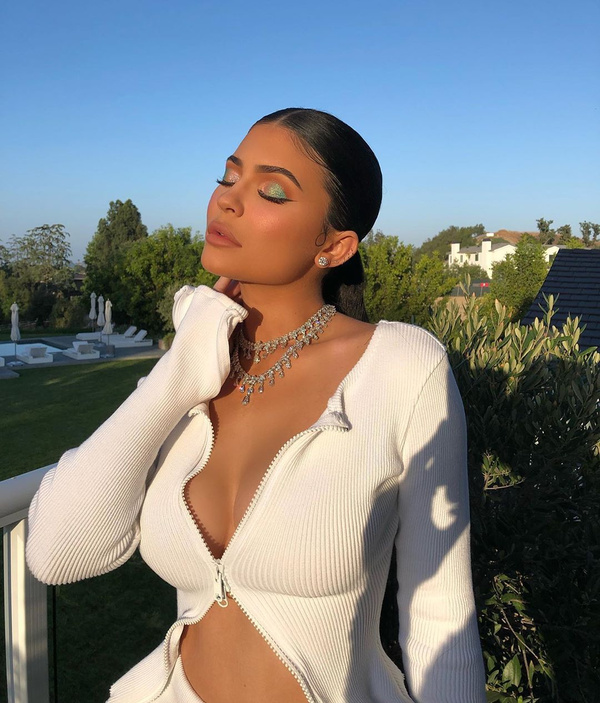 Tatil bitti paylaşımlar bitmedi!Kylie Jenner'ın cesur paylaşımları Instagram'ı sallıyor - Sayfa 1
