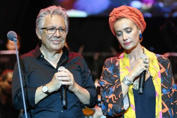 Zülfü Livaneli konserine ünlü akını! İBB başkanı Ekrem İmamoğlu da oradaydı - Sayfa 4