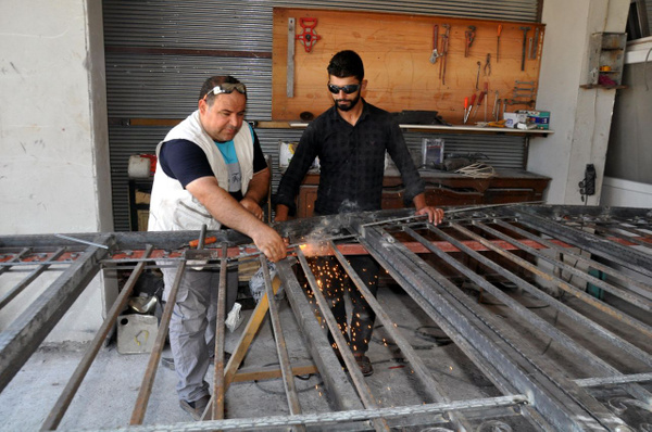 Suriyeli adam tanesini 800 TL'den satıyor! Hatay'da boş varillerle bakın neler yapıyor - Sayfa 2
