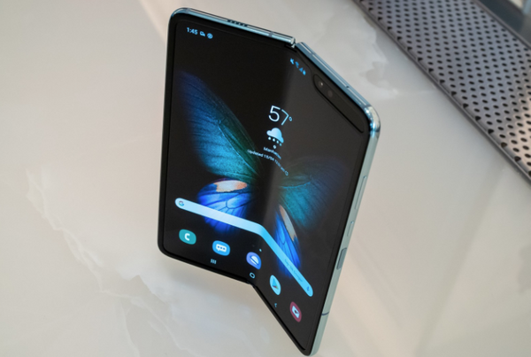 Katlanabilir telefon bombası patladı işte Samsung Galaxy Fold çıkış tarihi - Sayfa 3