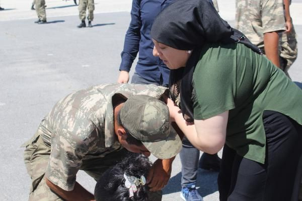 Kimsesiz askerin yemin törenindeki hali duygulandırdı! Herkes ailesine gidince... - Sayfa 4