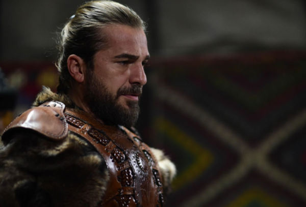 Diriliş bitince Fox TV'ye geçiş yapmıştı Engin Altan Düzyatan'ın partneri olay - Sayfa 1