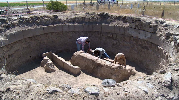 Erzurum'da defineciler tarafından tahrip edilmişti! Sandukada 'Sultan Alaaddin' yazıyor - Sayfa 1