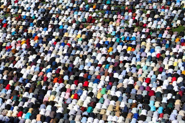 ABD'de binlerce Müslüman stadyumda bayram namazı kıldı - Sayfa 3