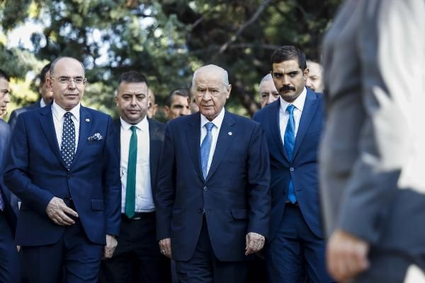 Devlet Bahçeli Türkeş'in kabrini ziyaret etti - Sayfa 4