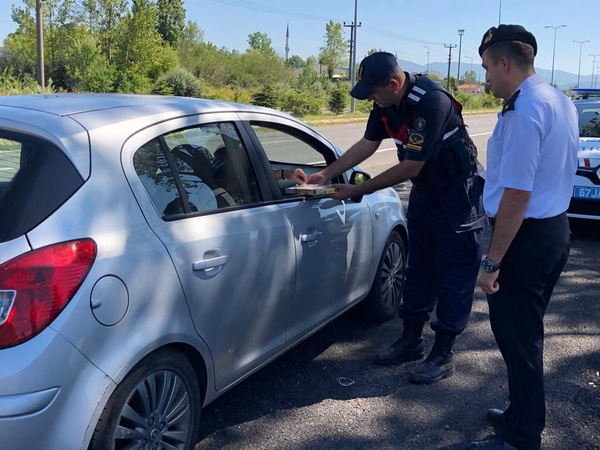 Jandarma bu kez ceza kesmedi! Bakın bu sefer ne yaptı - Sayfa 2