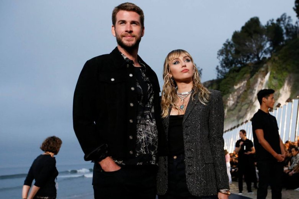 İlişkimiz eşsiz ve modern diyen Cyrus- Hemsworth çifti 8 ayda ayrıldı - Sayfa 4