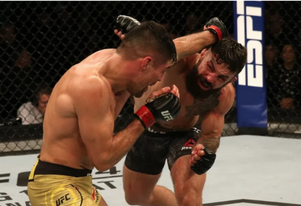 Mike Perry'nin burnu kırıldı suratı tanınmaz hale geldi - Sayfa 2