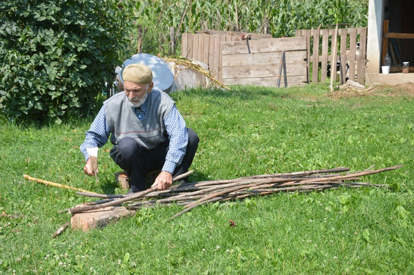 104 yaşında 18'lik delikanlı gibi! Gençlere taş çıkartıyor - Sayfa 1