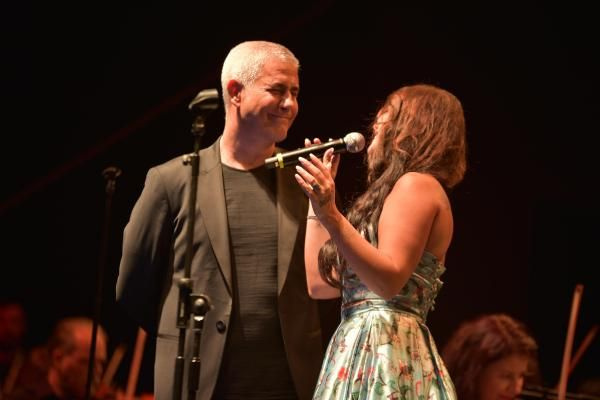 Dünyaca ünlü tenor Çeşme'de Nez ile Sezen Aksu şarkısı söyledi! Ortalığı inletti - Sayfa 2