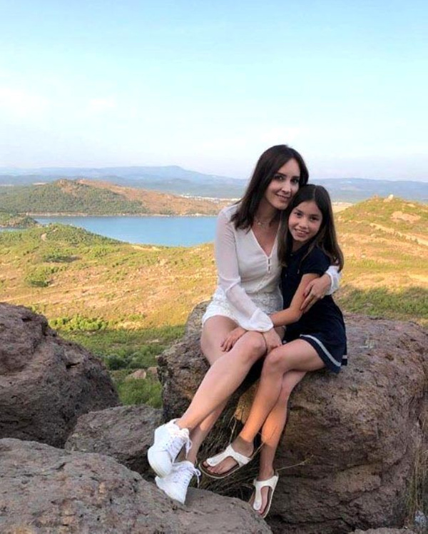 Nazlı Çelik'in bayram paylaşımı büyüledi - Sayfa 4