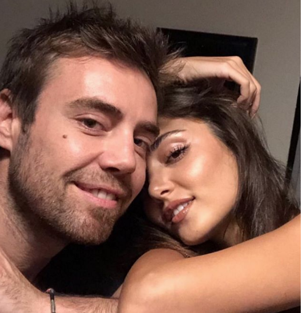 Hande Erçel'le gece yarısı paylaştığı poz olay oldu Murat Dalkılıç aşka geldi - Sayfa 2