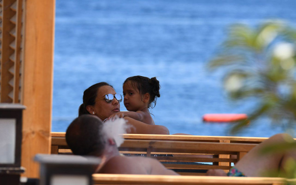 Demet Akalın bayram tatilini ailesiyle Bodrum'da geçiriyor! - Sayfa 2