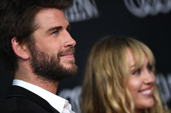 Miley Cyrus bir kadınla öpüşürken yakalanmıştı! Eski kocasından mesaj geldi - Sayfa 2