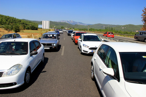 Muğla’nın Akyaka mahallesi bayramda nüfusunu 25'e katladı araç trafiği kilitlendi - Sayfa 3