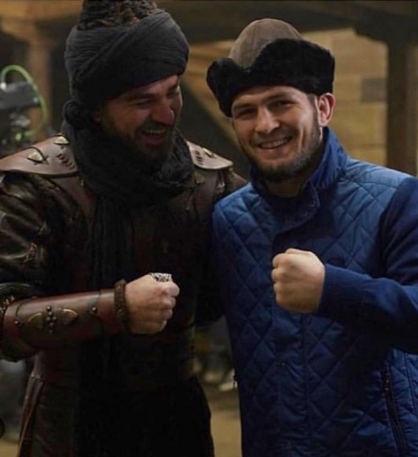 Diriliş Ertuğrul'un ardından Engin Altan Düzyatan imaj yeniledi! 5 Yıl sonra bakın ne yaptı - Sayfa 1