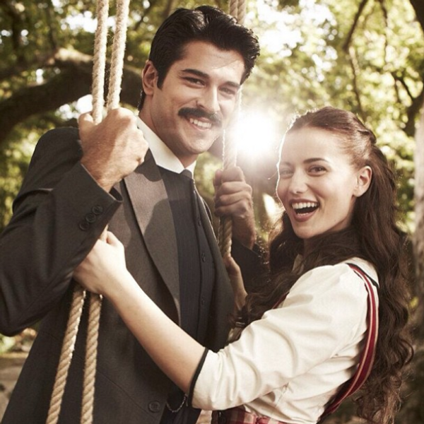 Fahriye Evcen ile Burak Özçivit’in bebekleri Karan ilk kez objektiflere takıldı - Sayfa 1