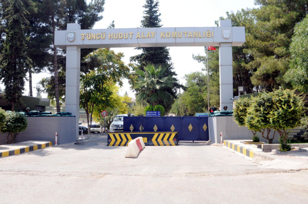 ABD ve Türk askerleri Şanlıurfa Akçakale sınırında - Sayfa 1