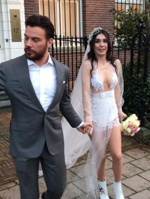 Sinan Akçıl'ın eşi Burcu Kıratlı bikinili halini paylaştı! Akçıl'ın yorumu bakın ne oldu - Sayfa 4