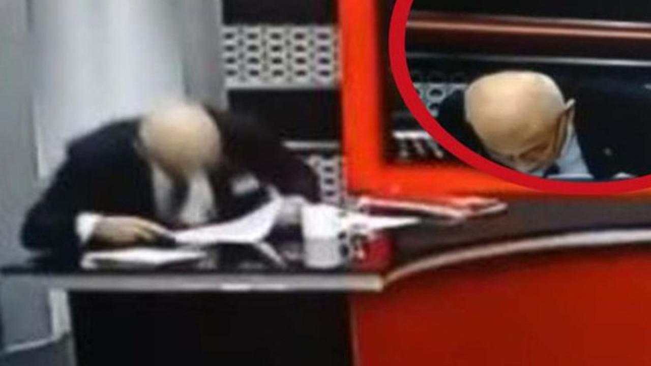 у депутата из турции произошел сердечный приступ. чп с ребенком в турции в октябре 2021. туристка совершила дтп пьяная. сердечный приступ у топ менеджера в прямом эфире. авария в турции с российскими туристами.