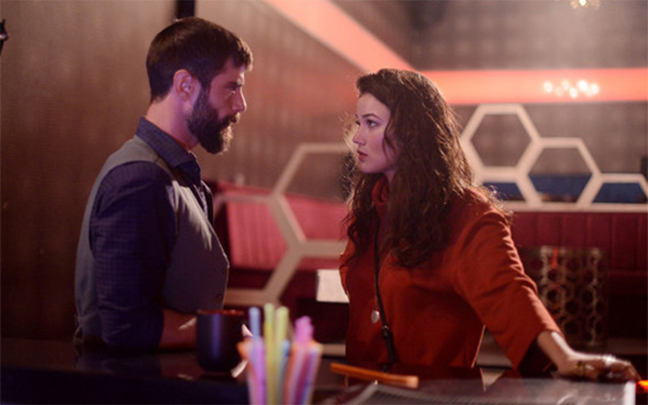 Безумный ветер. Пынар дениз сумасшедший ветер. Безумный ветер. Безумный ветер. Берк джанкат сумасшедший ветер.