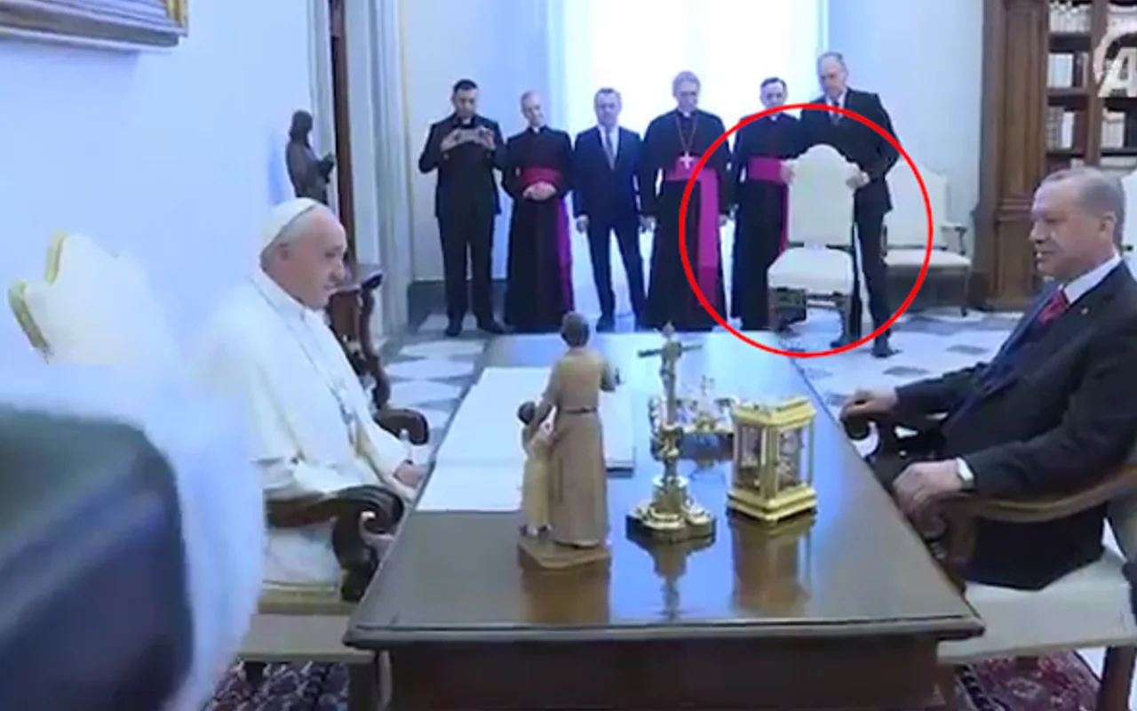 Papa Erdogan I Alcak Koltuga Mi Oturtmak Istedi Internet Haber