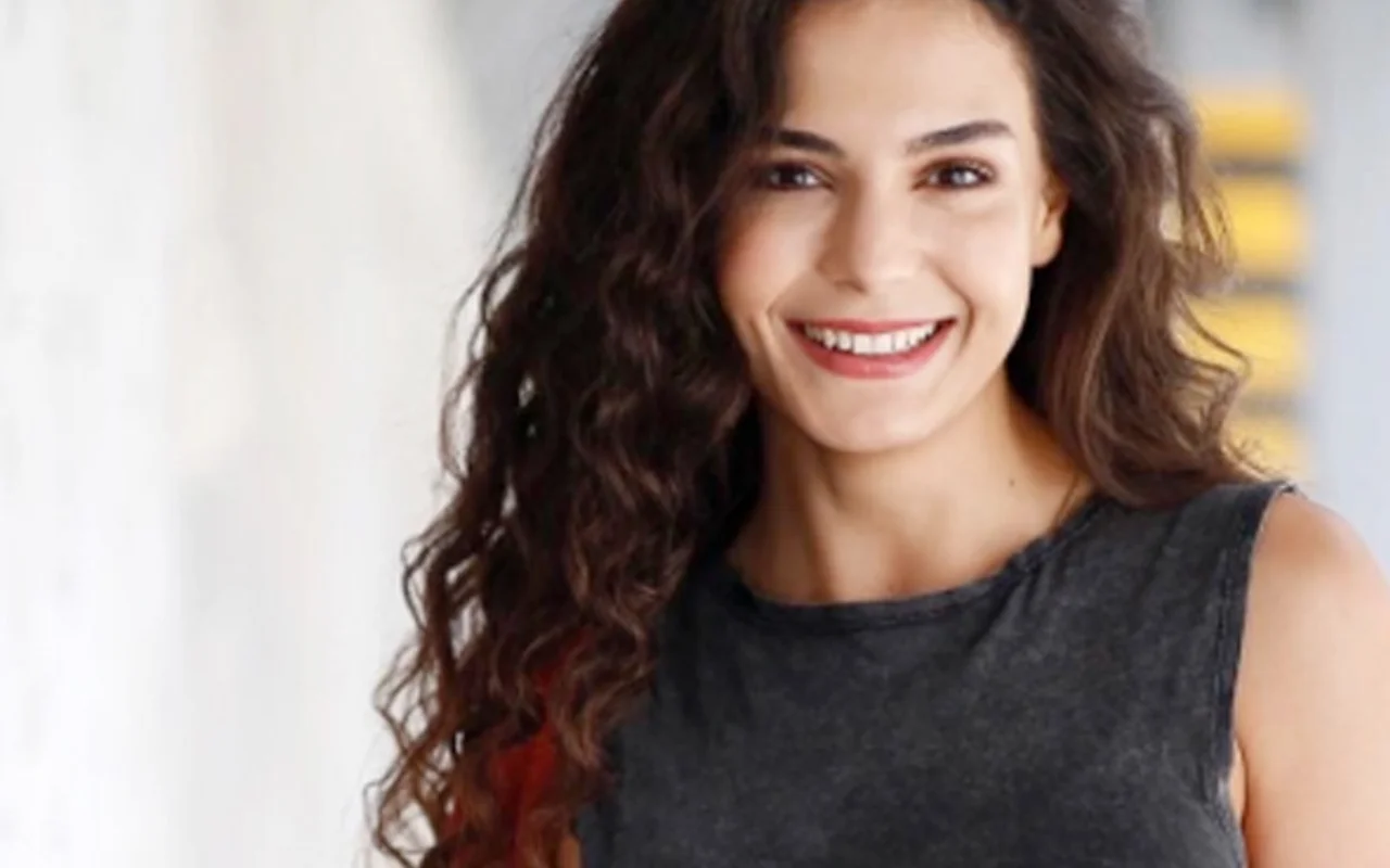Ebru Sahin Kimdir Kac Yasinda Yeni Sevgilisi Bakin Kim Internet